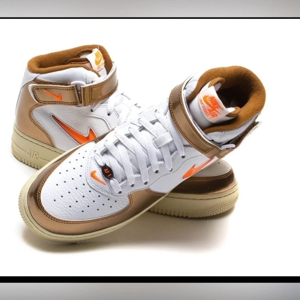 Air Force 1 Mid Qs, Men’s shoes Color: white/orange/copper Size:7 Men’s New